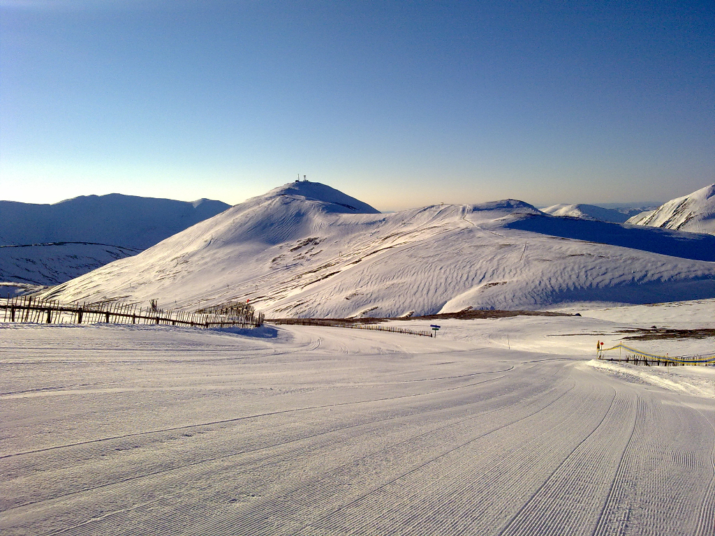 The Cairnwell viewed from Carn Aosda. Feb 2013.